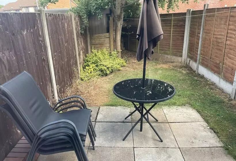 レジデンス 3 Bed House In Stoke On Trent Free Sky Free Wifi