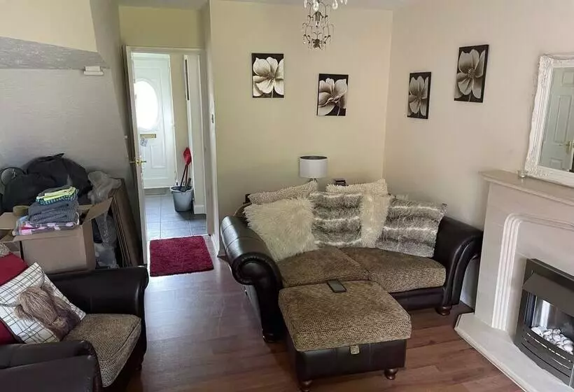 レジデンス 3 Bed House In Stoke On Trent Free Sky Free Wifi