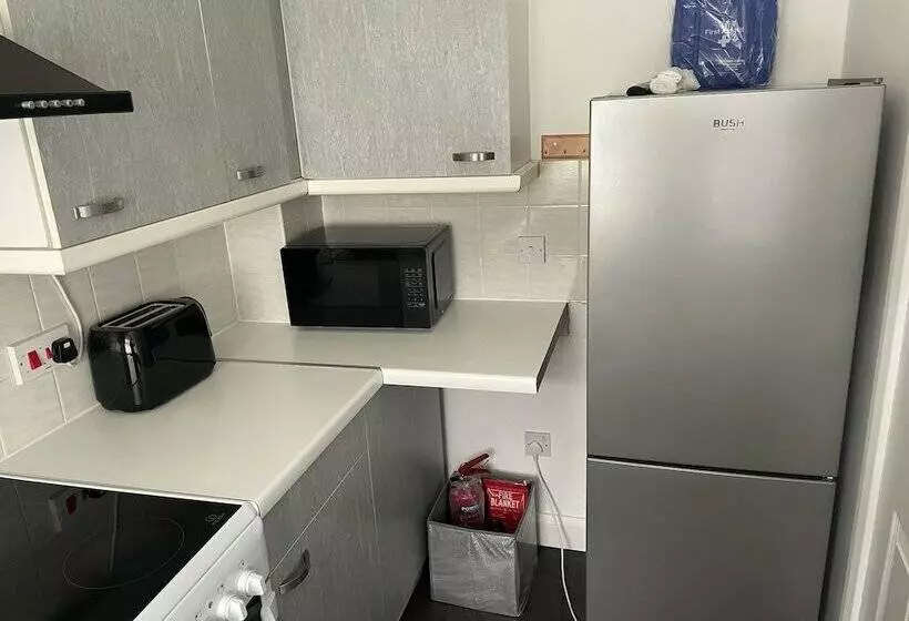 レジデンス 3 Bed House In Stoke On Trent Free Sky Free Wifi