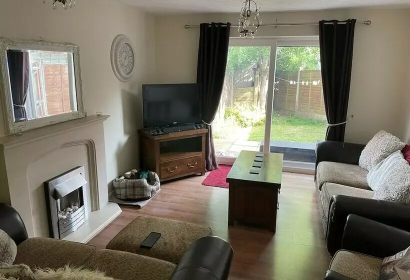 レジデンス 3 Bed House In Stoke On Trent Free Sky Free Wifi
