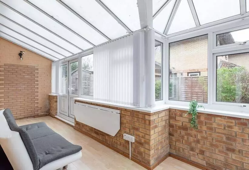 Residenssi Milton Keynes Close To Station 6 Bed Free Parking