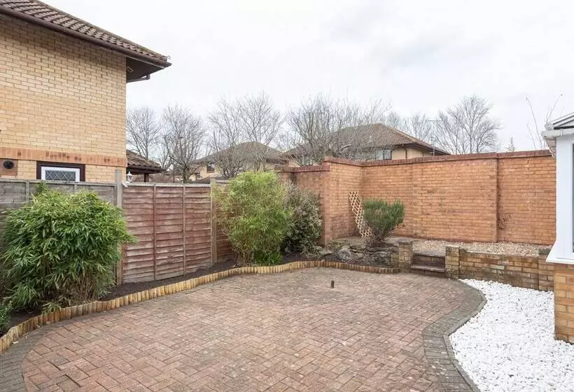 Residenssi Milton Keynes Close To Station 6 Bed Free Parking