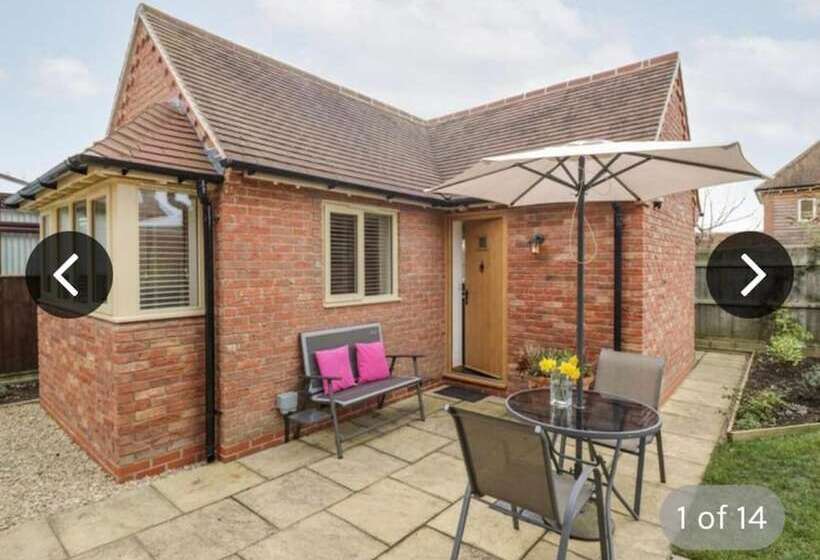 Residência The Lodge At Bredon S Norton