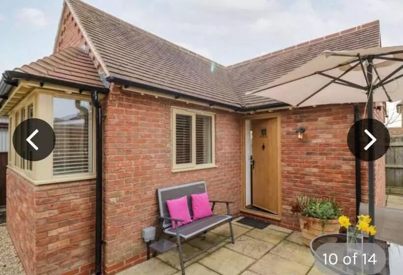 Residenssi The Lodge At Bredon S Norton