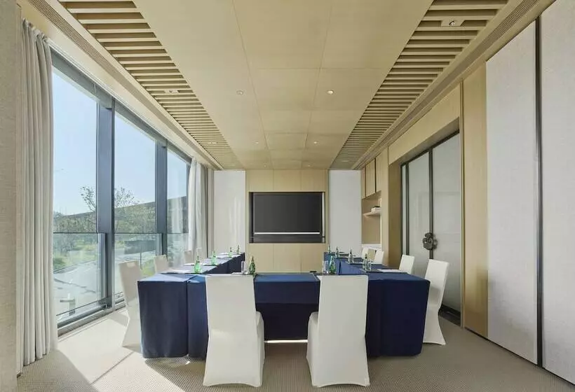 هتل Hilton Nanjing Niushoushan