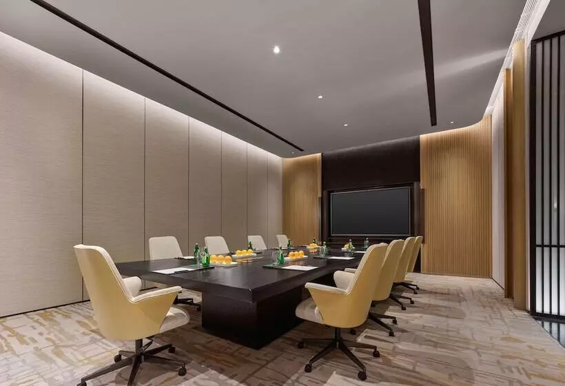 هتل Hilton Nanjing Niushoushan