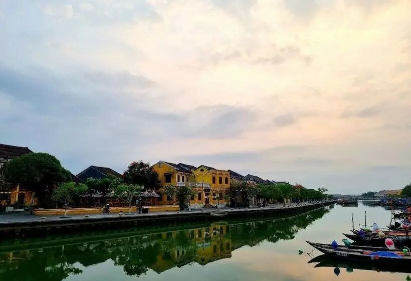هتل Hoi An Town Center