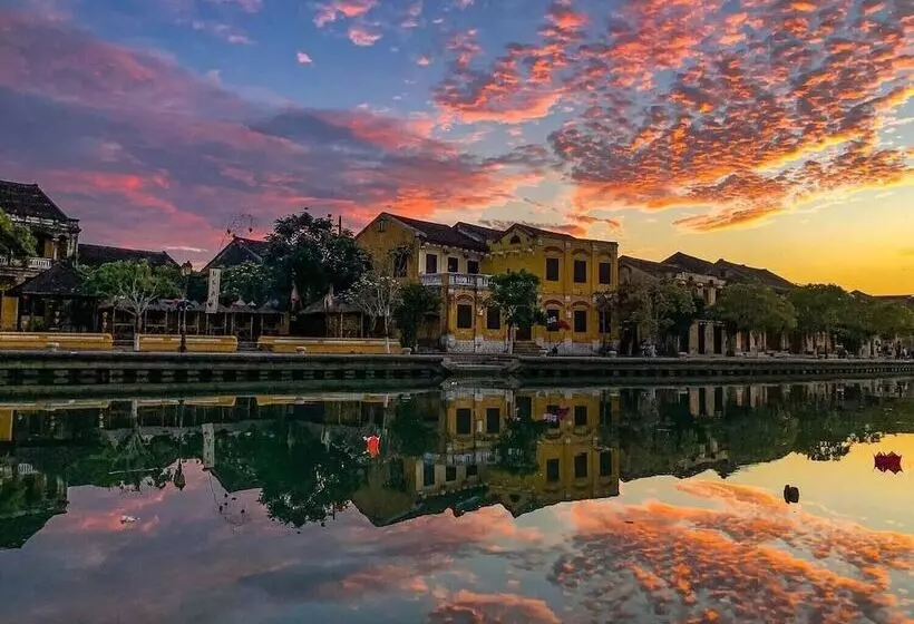 هتل Hoi An Town Center