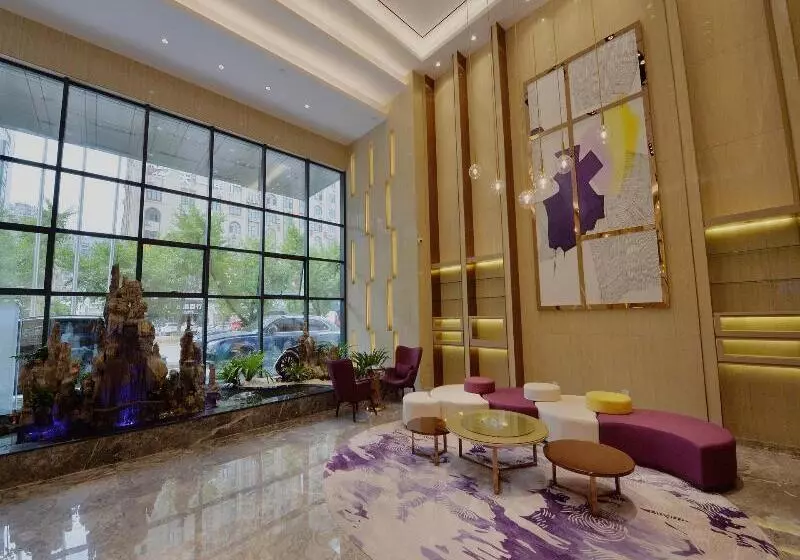 Hotelli Lavande S· Xingyi Jushan Avenue