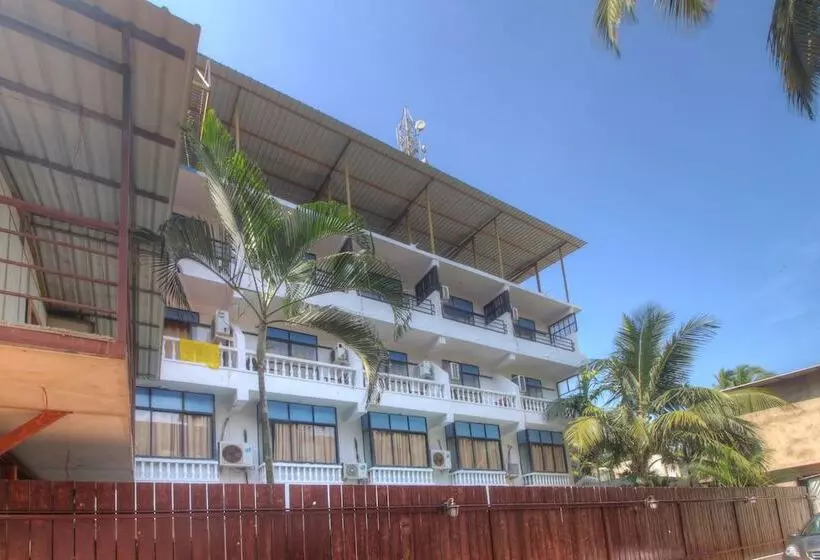 ホテル Pleasure Inn Near Turtle Beach  Morjim