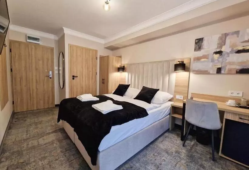 هتل Villa Cristal