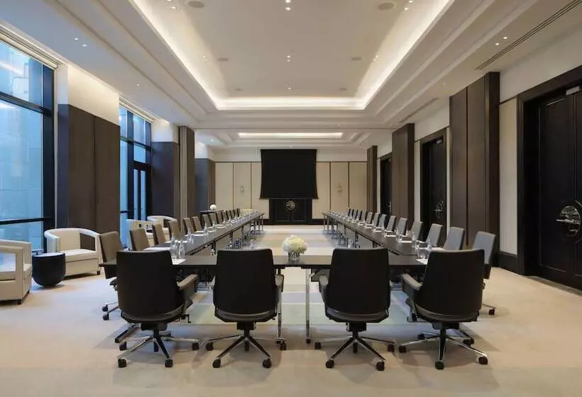 هتل Waldorf Astoria Doha West Bay
