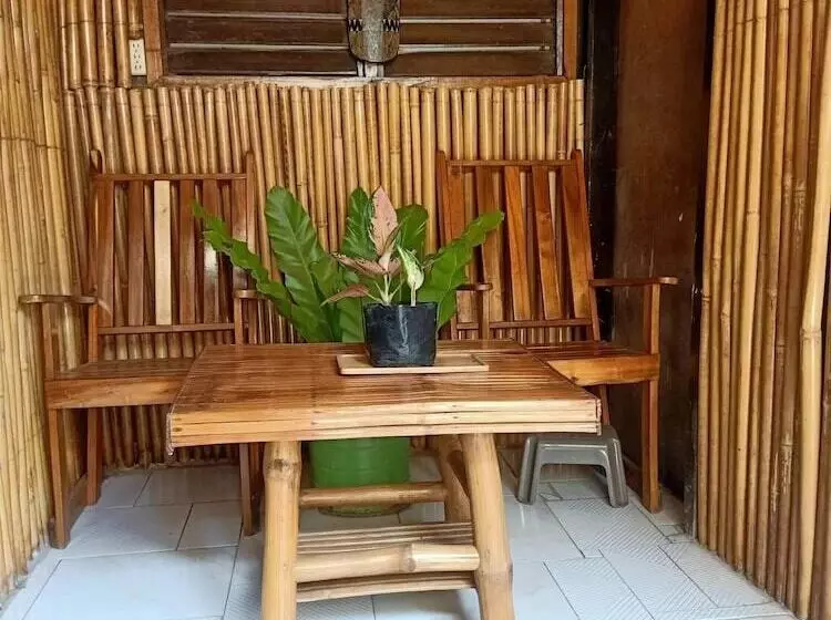 Balai Vivencio Hostel