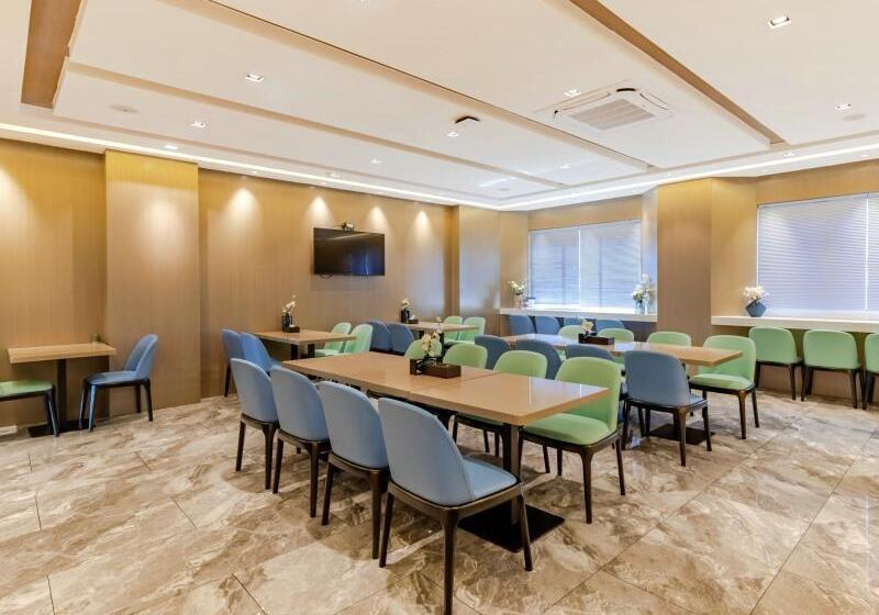 Отель Greentree Eastern Chizhou Changjiang Middle Road Rtmart