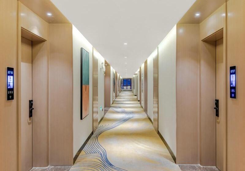 Отель Greentree Eastern Chizhou Changjiang Middle Road Rtmart