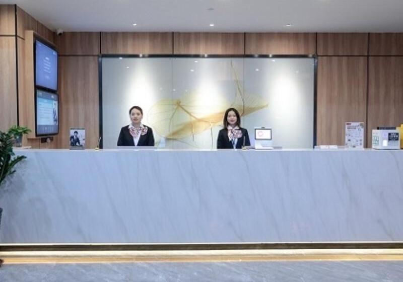 Hotel Greentree Inn Express Shandong Qingdao Chengyang District Aodong Road