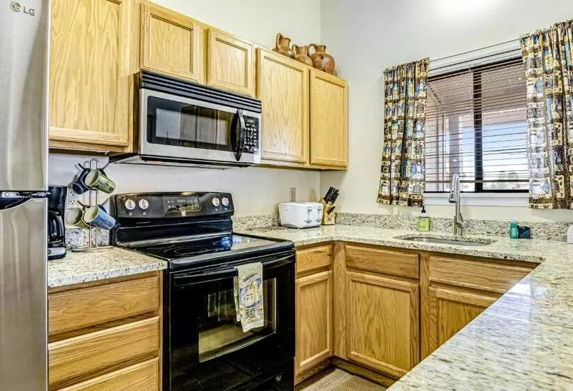 Hotelli Pines 4058