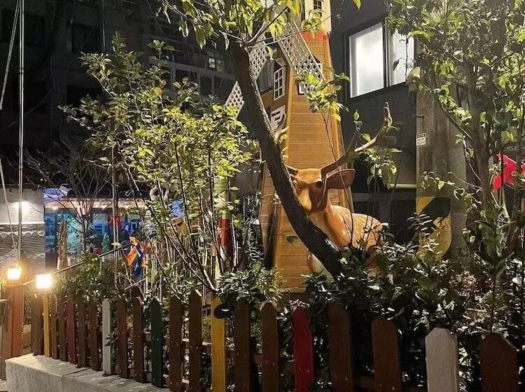 هتل The Garden