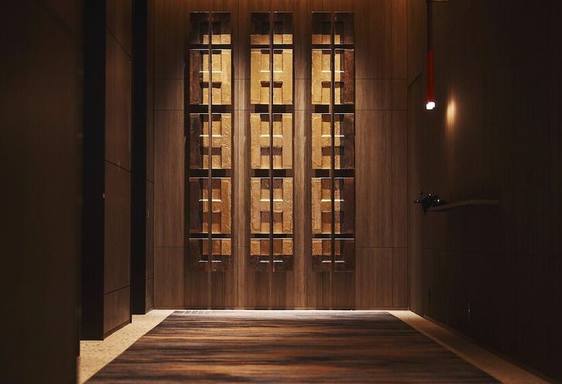 בית מלון כפרי Voco Osaka Central, An Ihg