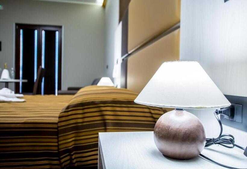 צימר L Antica Quercia