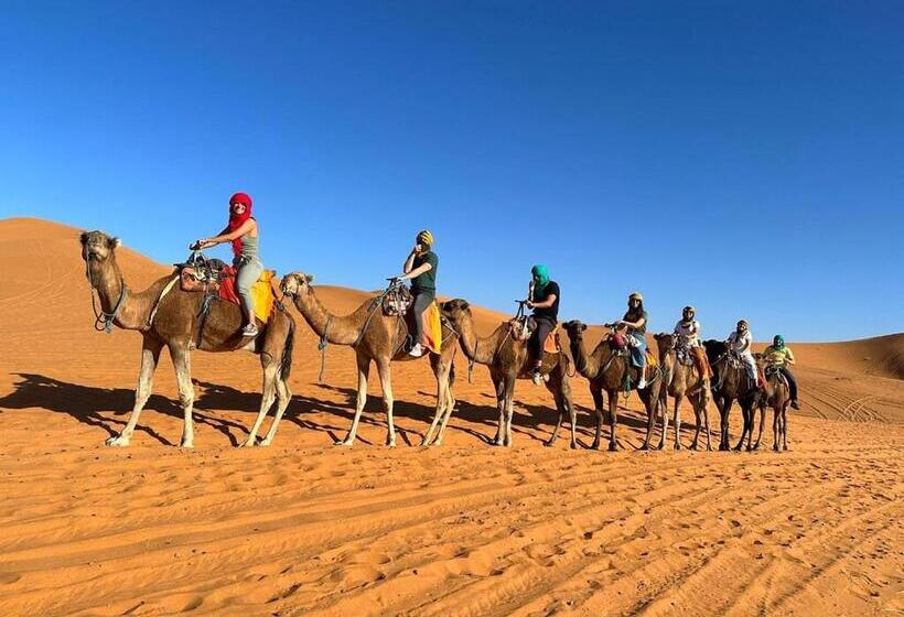 ベッドアンドブレックファースト Merzouga Luxury Tent