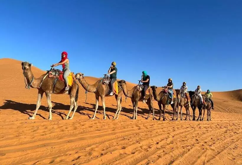 Aamiaismajoitus (B&B) Merzouga Luxury Tent