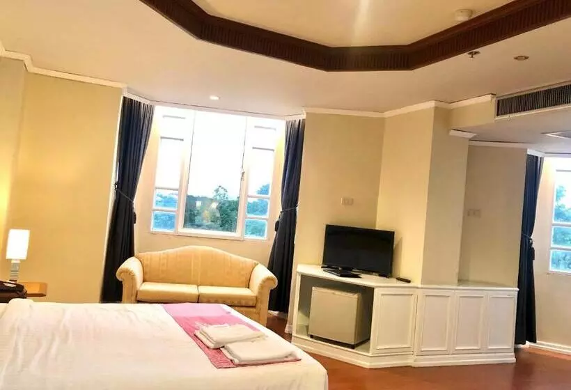 Hermitage Hotel Korat Sha