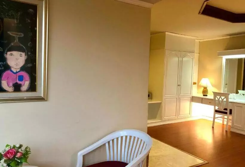 Hermitage Hotel Korat Sha