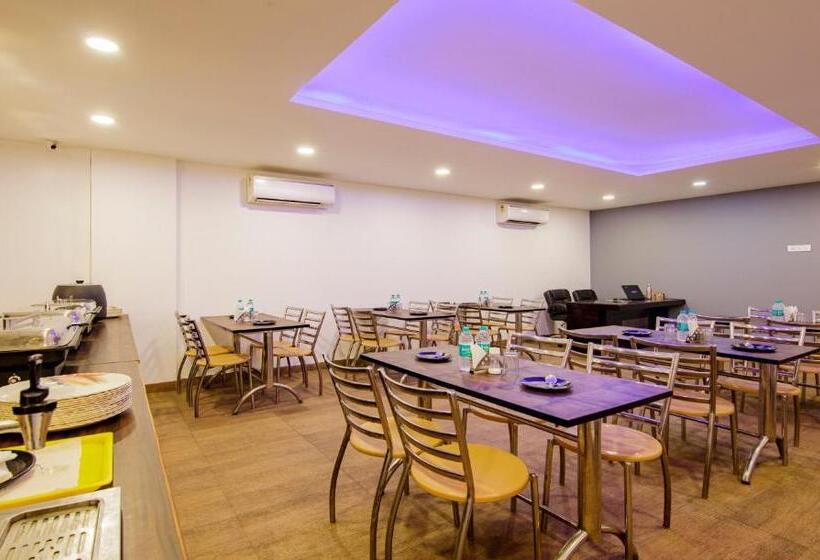 Hotel Treebo Noida Express