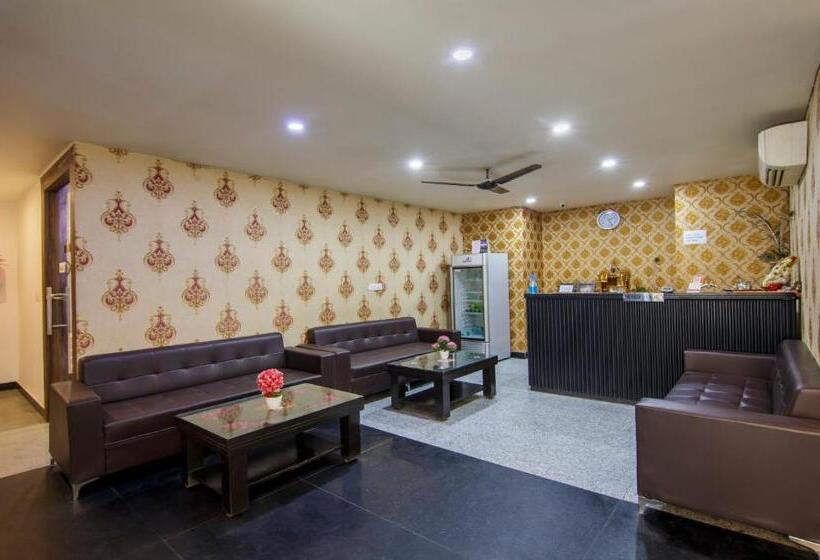 Hotel Treebo Noida Express