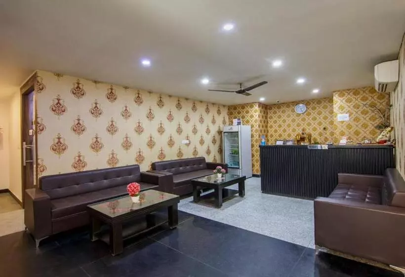 ホテル Treebo Noida Express