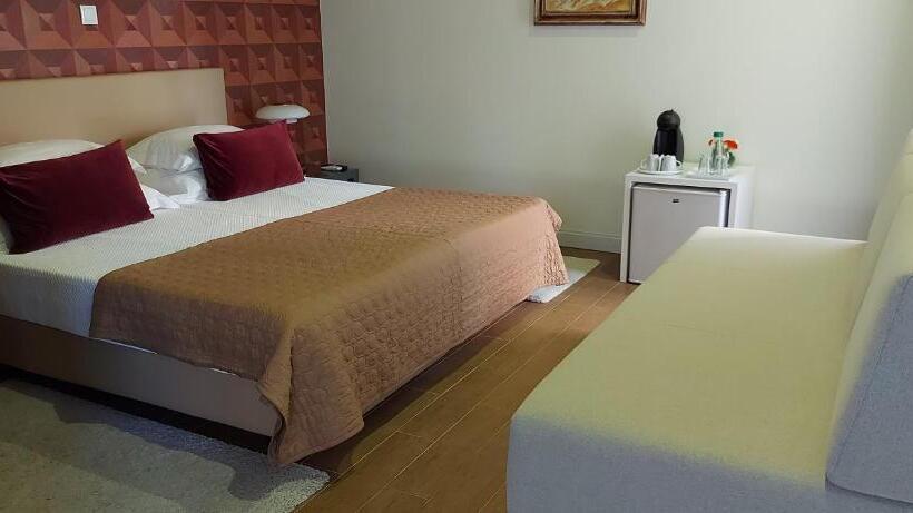 هتل Quinta De Anterronde