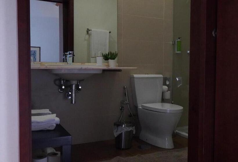 هتل Quinta De Anterronde