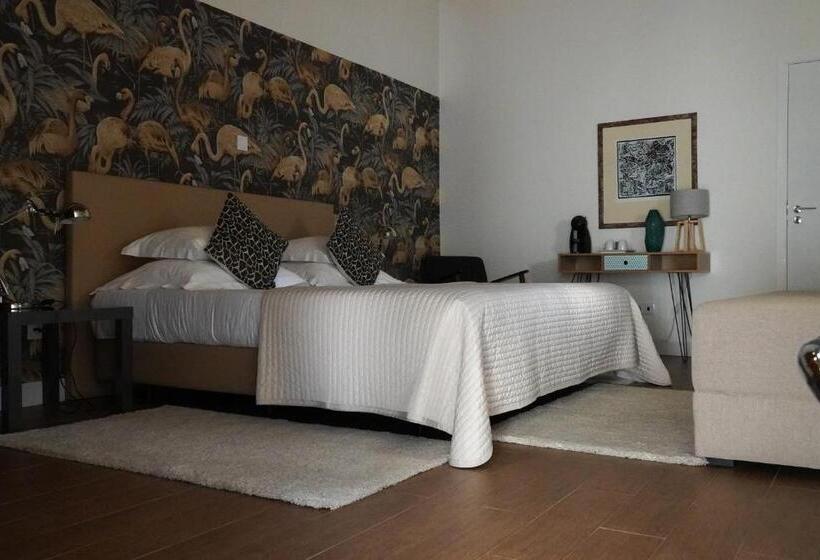 هتل Quinta De Anterronde