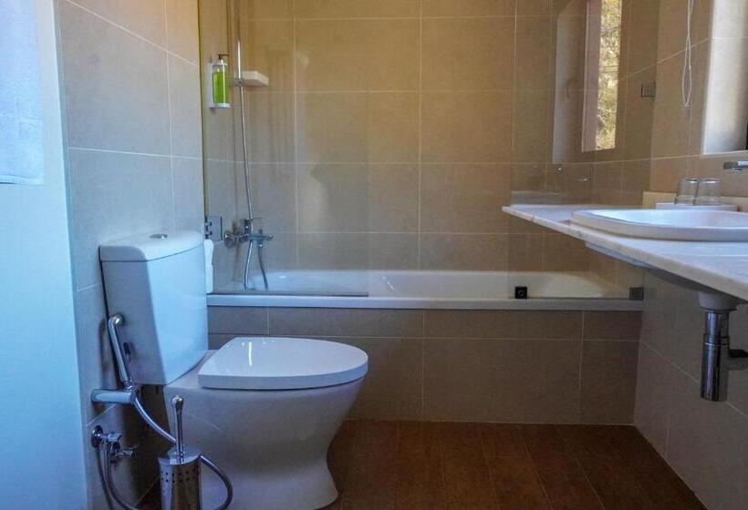 هتل Quinta De Anterronde