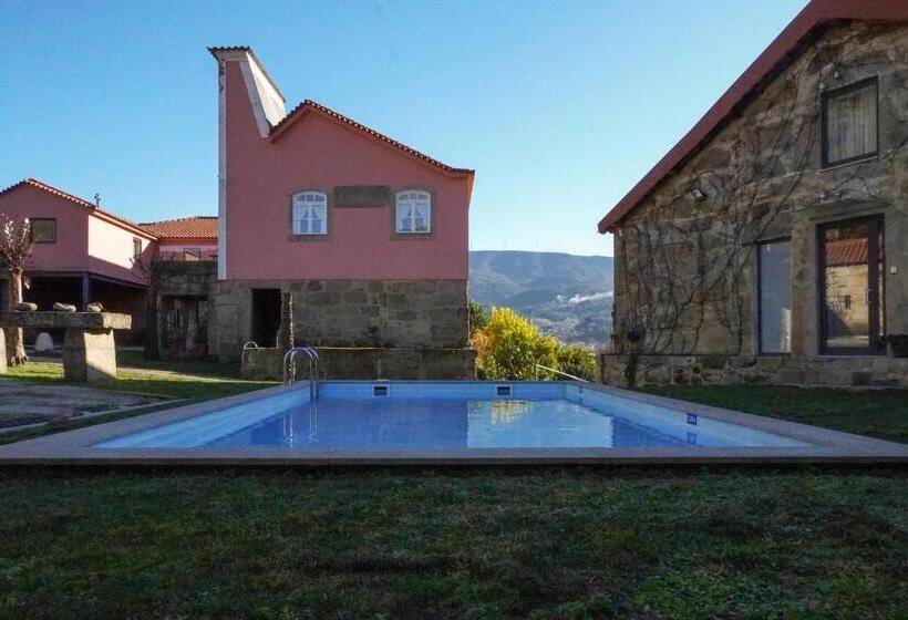 هتل Quinta De Anterronde