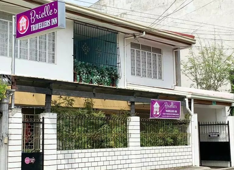 ペンション Brielles Travellers Inn