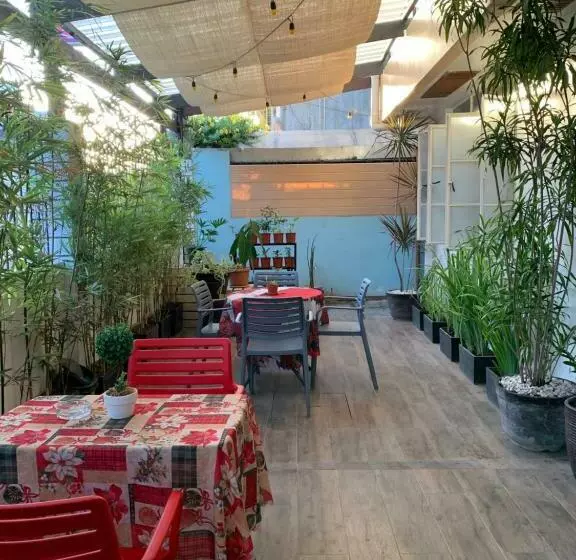ペンション Brielles Travellers Inn