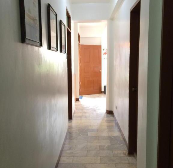 פנסיון Brielles Travellers Inn