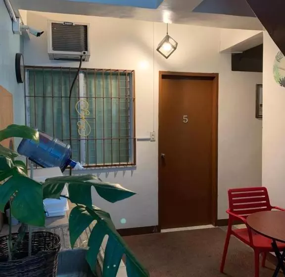 ペンション Brielles Travellers Inn