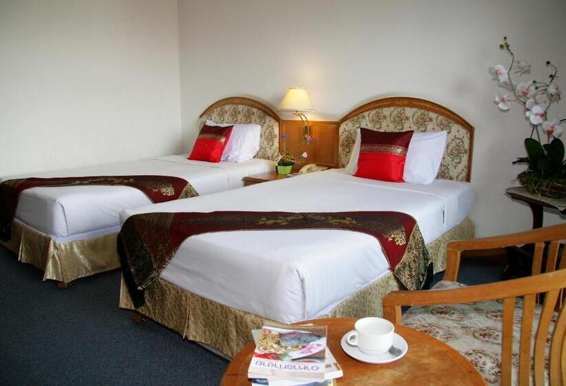 פנסיון Hatyai Merridian