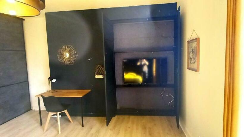 بنسيون Histoire De Loire   La Toue