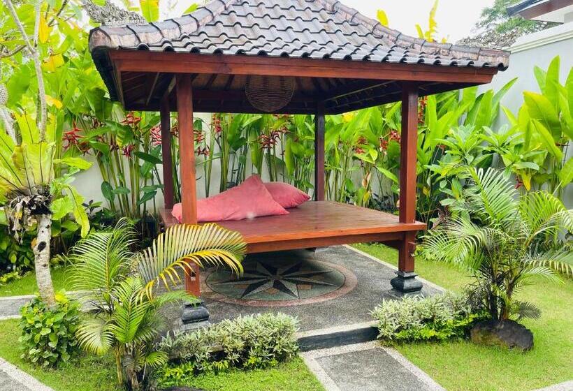 بنسيون Puja Uluwatu Village