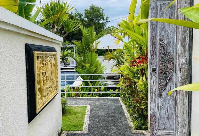 بنسيون Puja Uluwatu Village