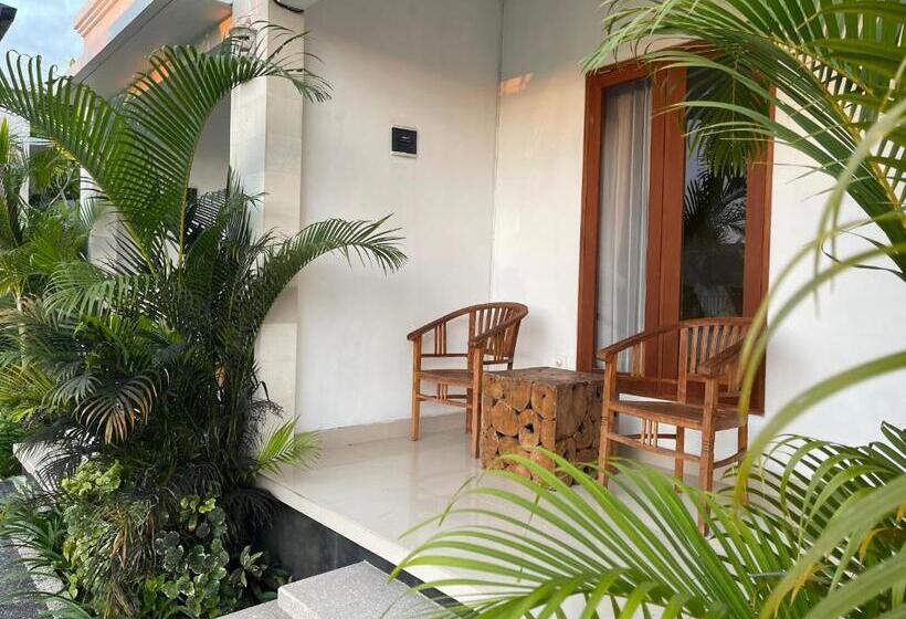 بنسيون Puja Uluwatu Village