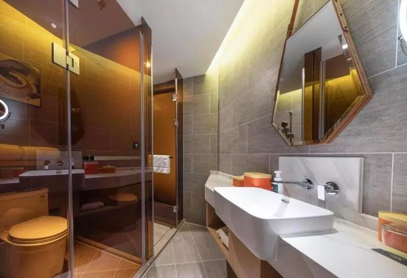 Atour Hotel Zhuhai Gongbei Fuhuali