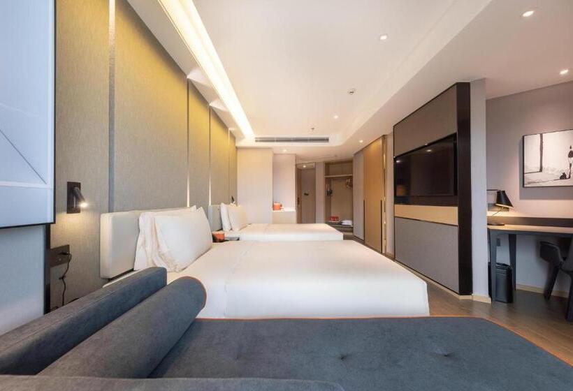 Atour Hotel Zhuhai Gongbei Fuhuali