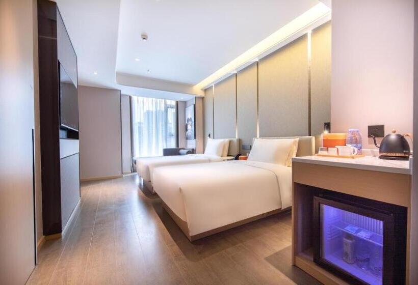 Atour Hotel Zhuhai Gongbei Fuhuali
