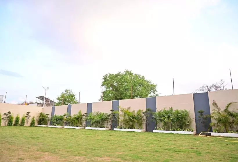 Hotelli Ramada Encore By Wyndham Bareilly Civil Lines