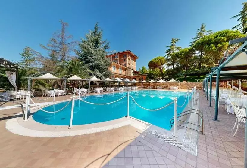 Hotelli Relais La Fattoria